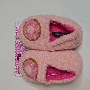 Kensie  Toddler Girl Pink Donut Slippers 9/10